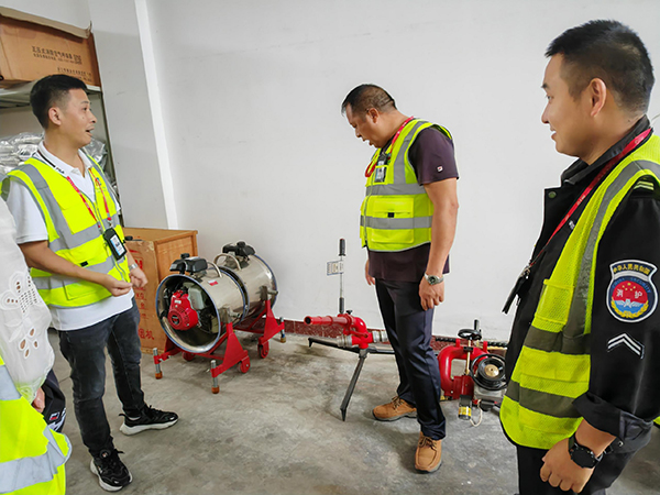 1664345430860334.jpg 綿陽機場開展第三季度應(yīng)急救援檢查工作.jpg